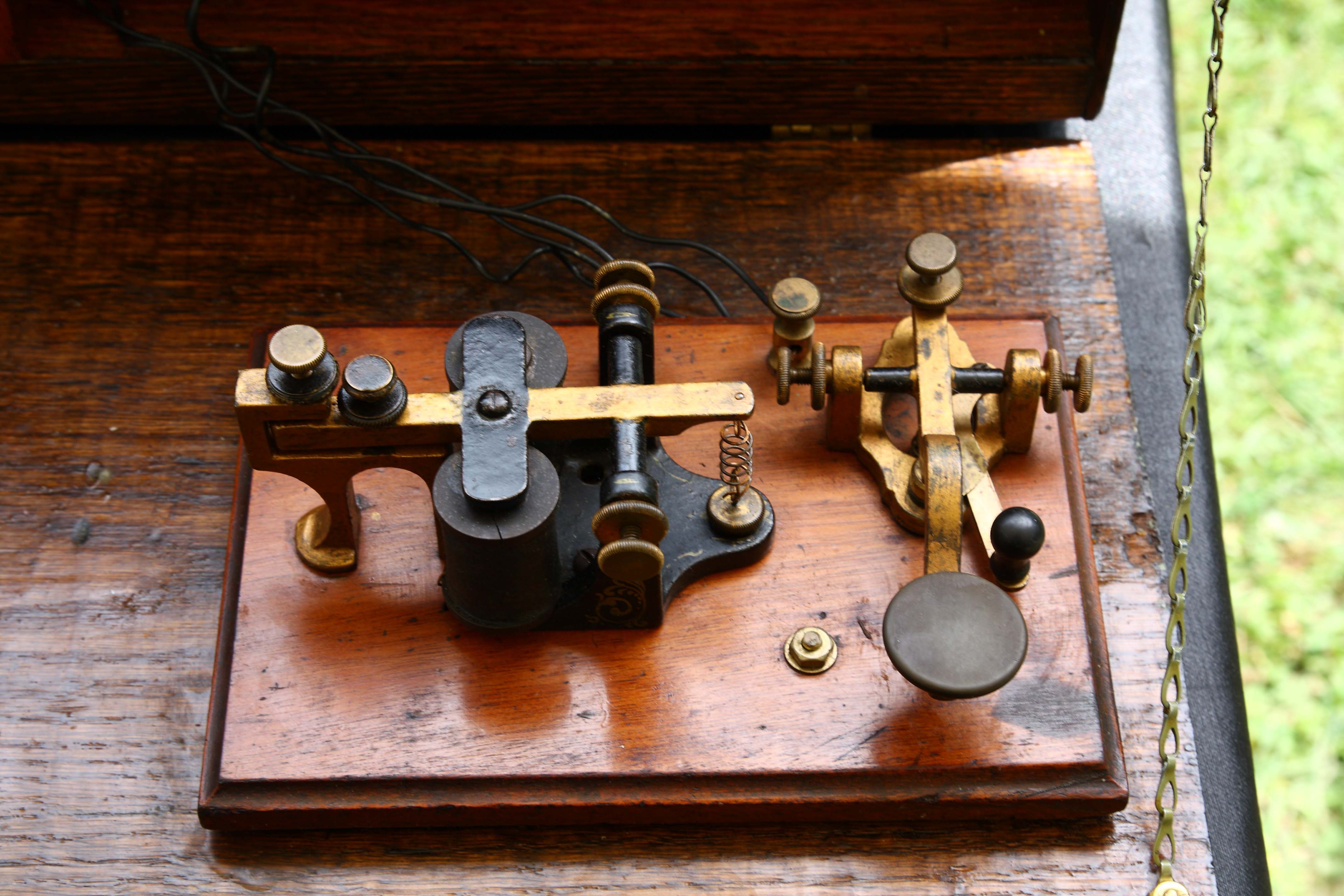 Радиотелеграф. Телеграф 1837г. Первый электромагнитный Телеграф Морзе. Телеграф Кука и Уитстона. Телеграфный аппарат Уитстона.